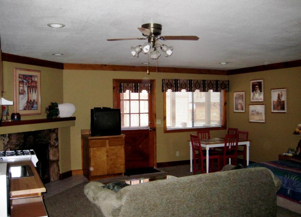 Majestic Moose Lodge - Coptic Village Big Bear Lake Room photo