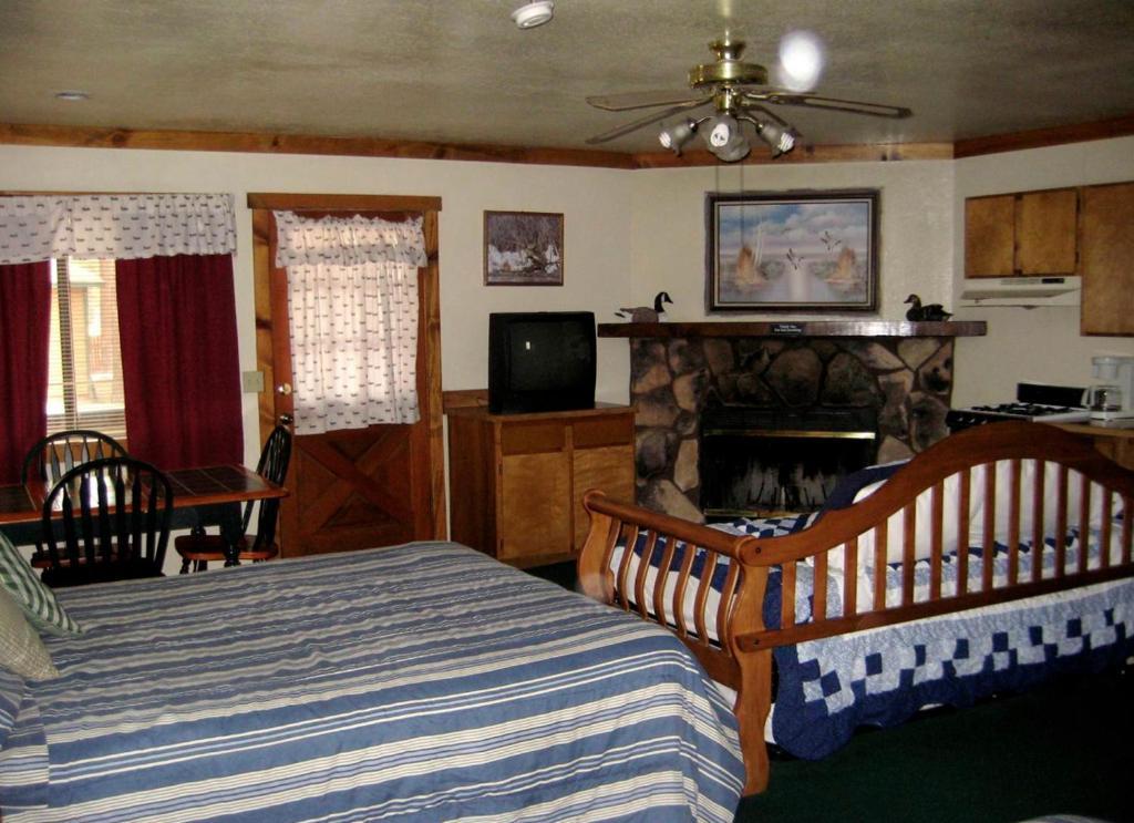 Majestic Moose Lodge - Coptic Village Big Bear Lake Room photo